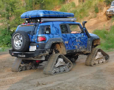 Toyota-FJ-Cruiser-es-a-Mattracks-normal-_2befc88ce3cc1420aaba21a89e2ee548199790c8.jpg