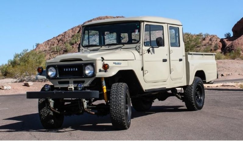 Toyota FJ40 crew cab truck.jpg