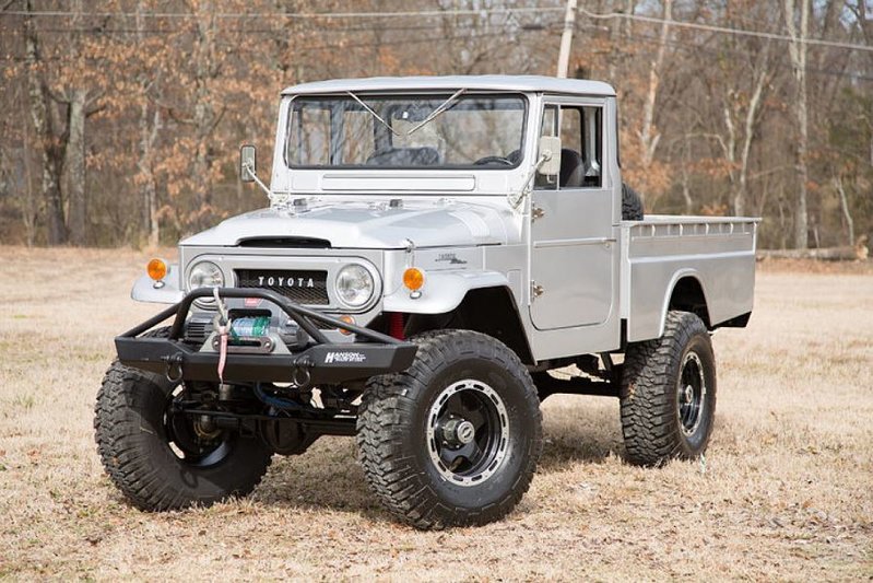 Toyota FJ40 reg cab truck.jpg