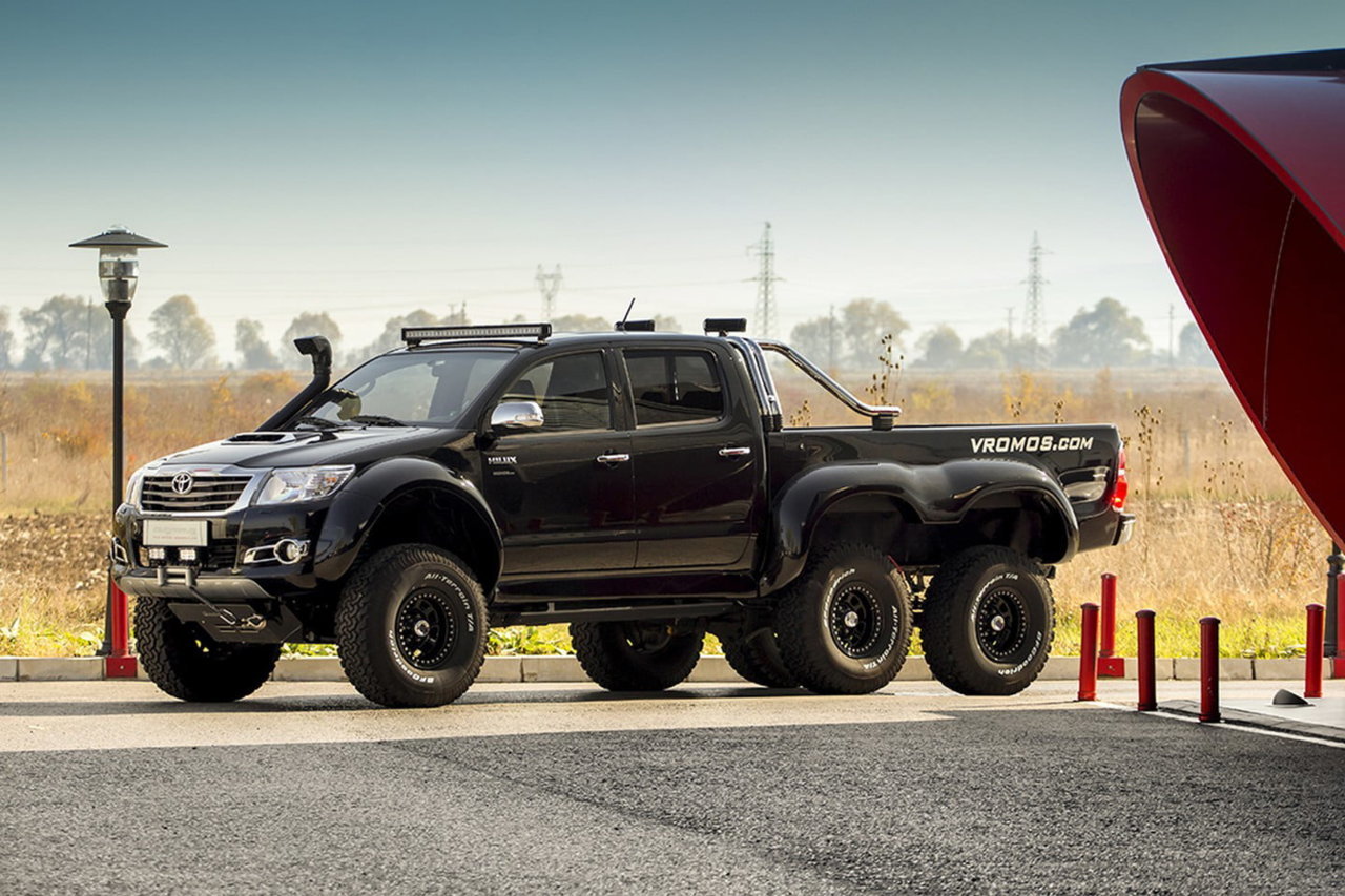 toyota-hilux-6x6-1.jpg