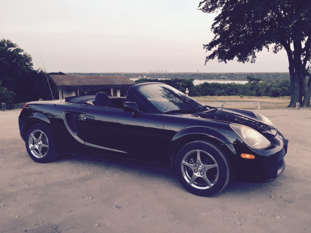 Toyota MR2 Spyder 2002.jpg