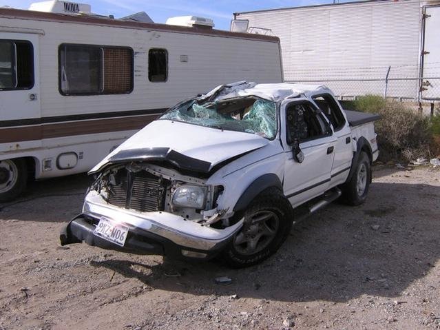Toyota PU wreck 001.jpg