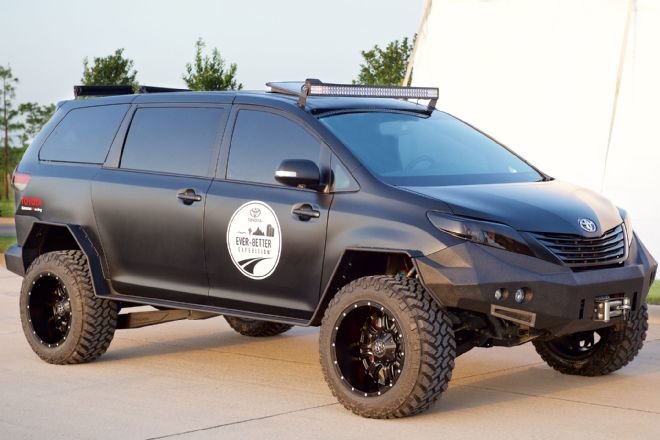 toyota-sienna-uuv-front-three-quarter.jpg
