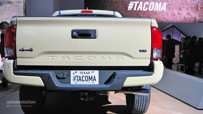 Toyota Tacoma 2016 37.jpg