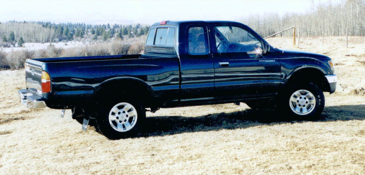 TOYOTA TACOMA.jpg