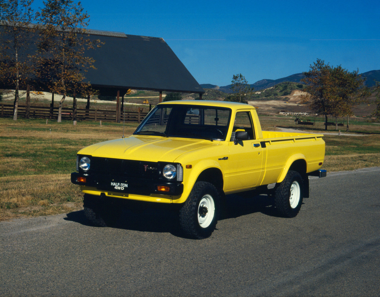toyota_deluxe_truck_4wd.jpg