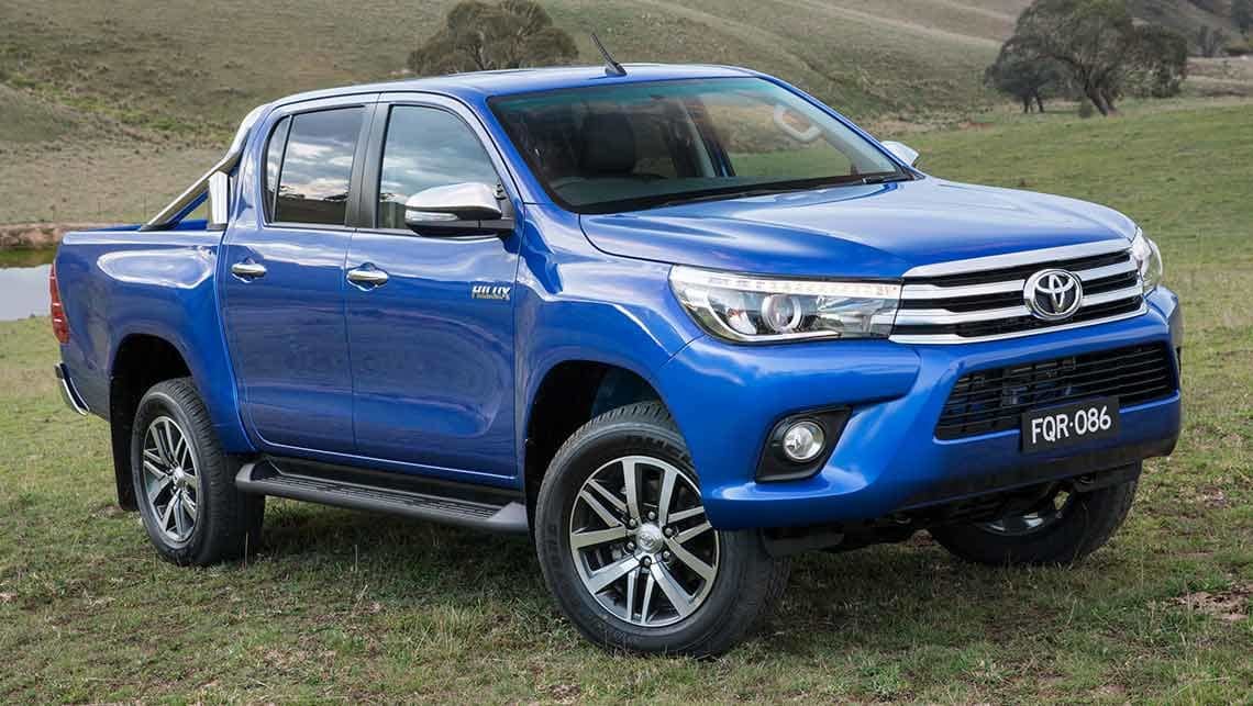Toyota_HiLux_2015-Revealed-(6).jpg
