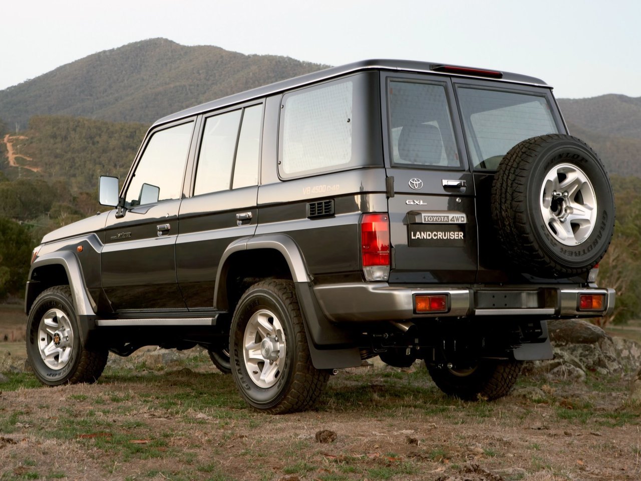 toyota_land_cruiser_86_210f4821438b3847b83170d53d30de34036fea46.jpg