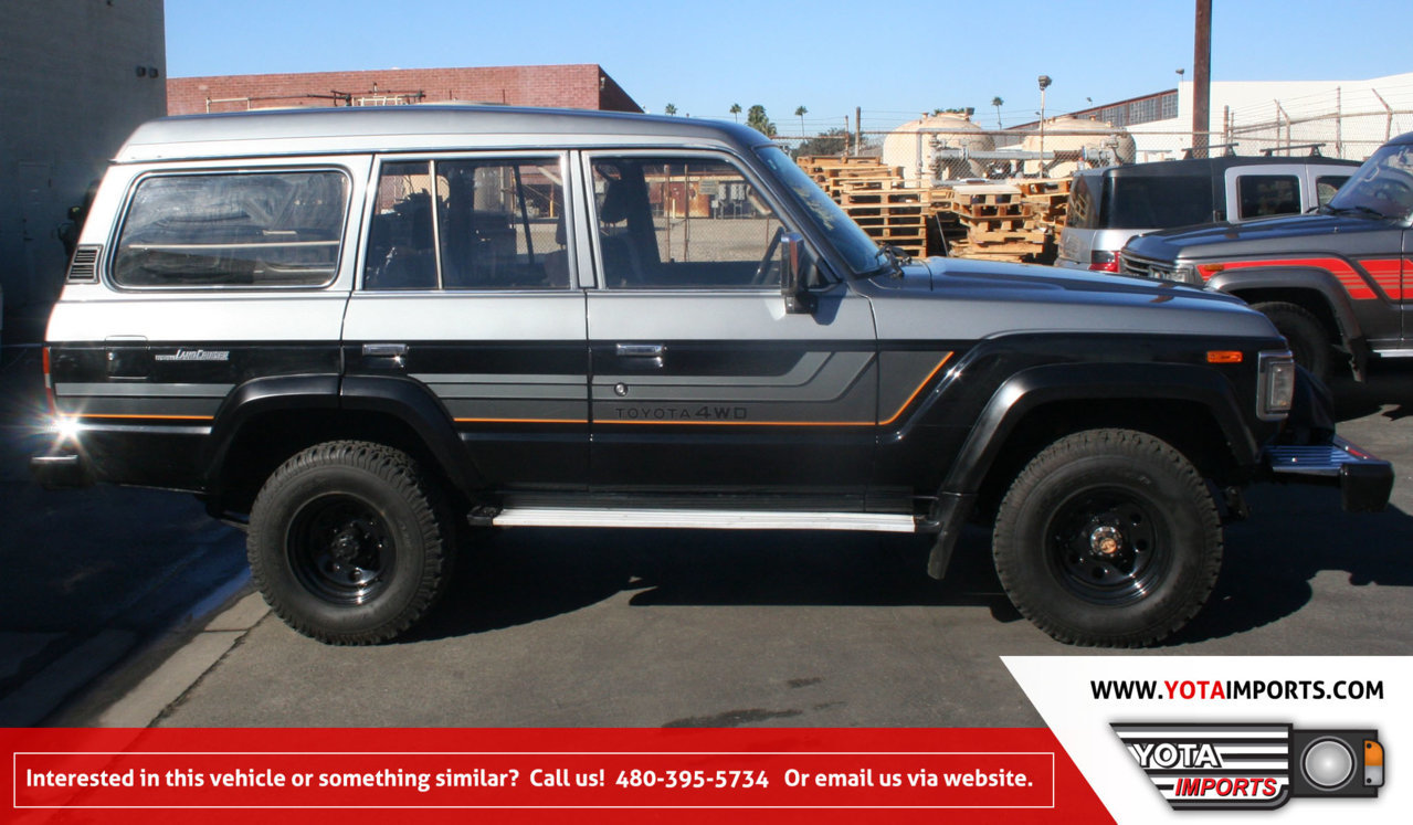 Toyota_Land_Cruiser_HJ61_Black_Retro_003.jpg