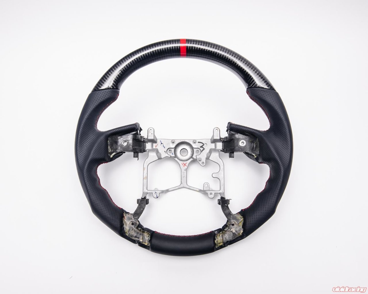 Toyota_Steeringwheel_-6.jpg