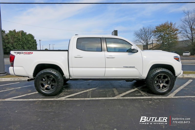 Toyota_Tacoma_with_18in_Fuel_Beast_Wheels_9253_15791_extra_large.jpg