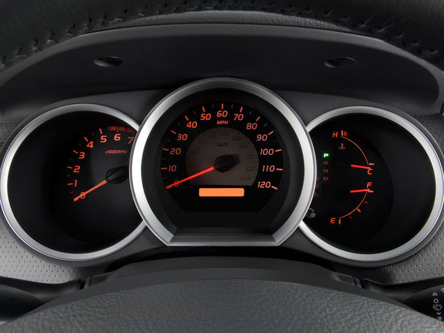 toyota_truck_tacoma_4x2_access_cab_i4_automatic_2010_dashboard_instrumentcluster.jpg