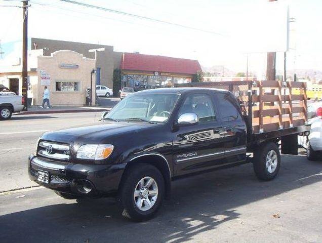 Toyota_Tundra_2005.jpg