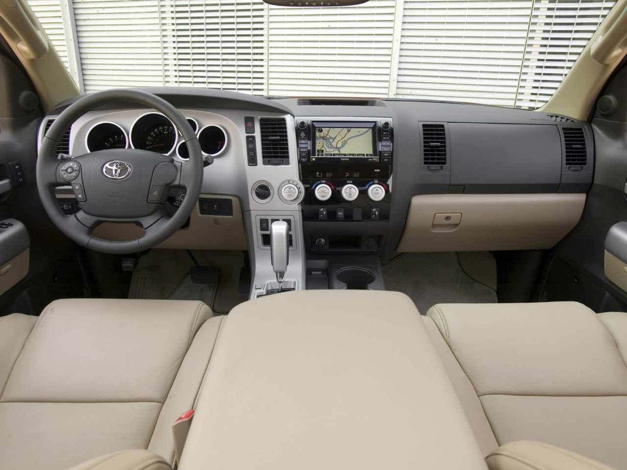 toyota_tundra_crewmax_limited_72.jpg