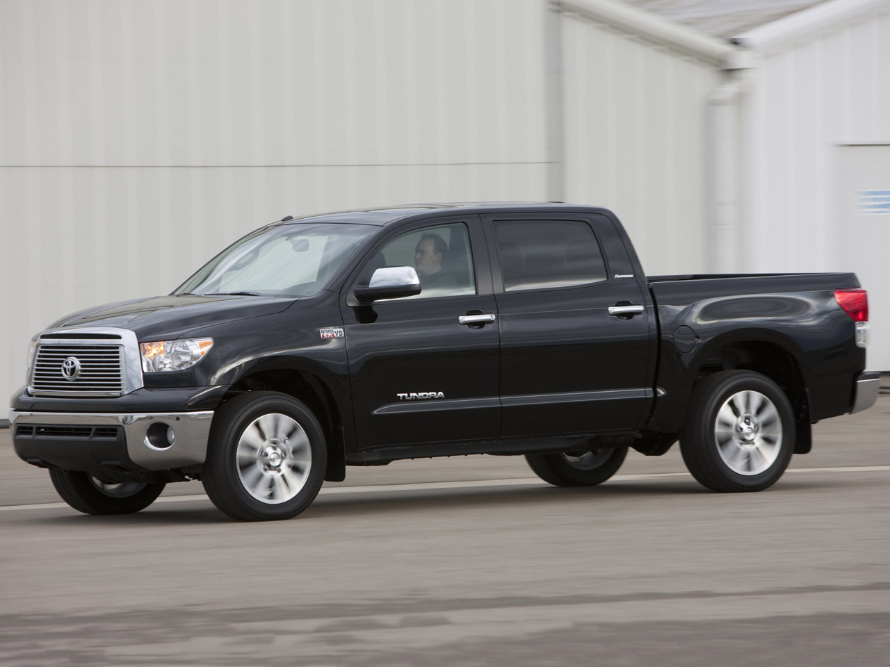 toyota_tundra_crewmax_platinum_package_8.jpg