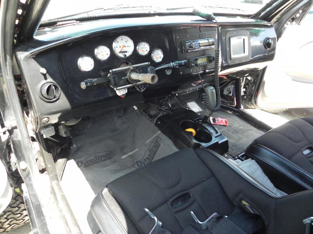 ToyotaTacomaInterior3_zpsdee537fd_0ca441160b6ae21360e4ac416045f47f7061696a.jpg