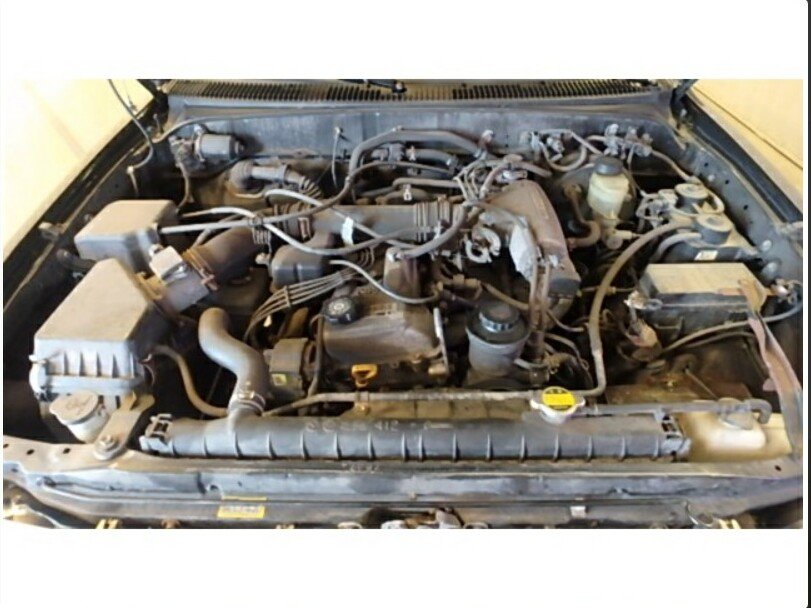 toyotatacomaunderhood1.jpg