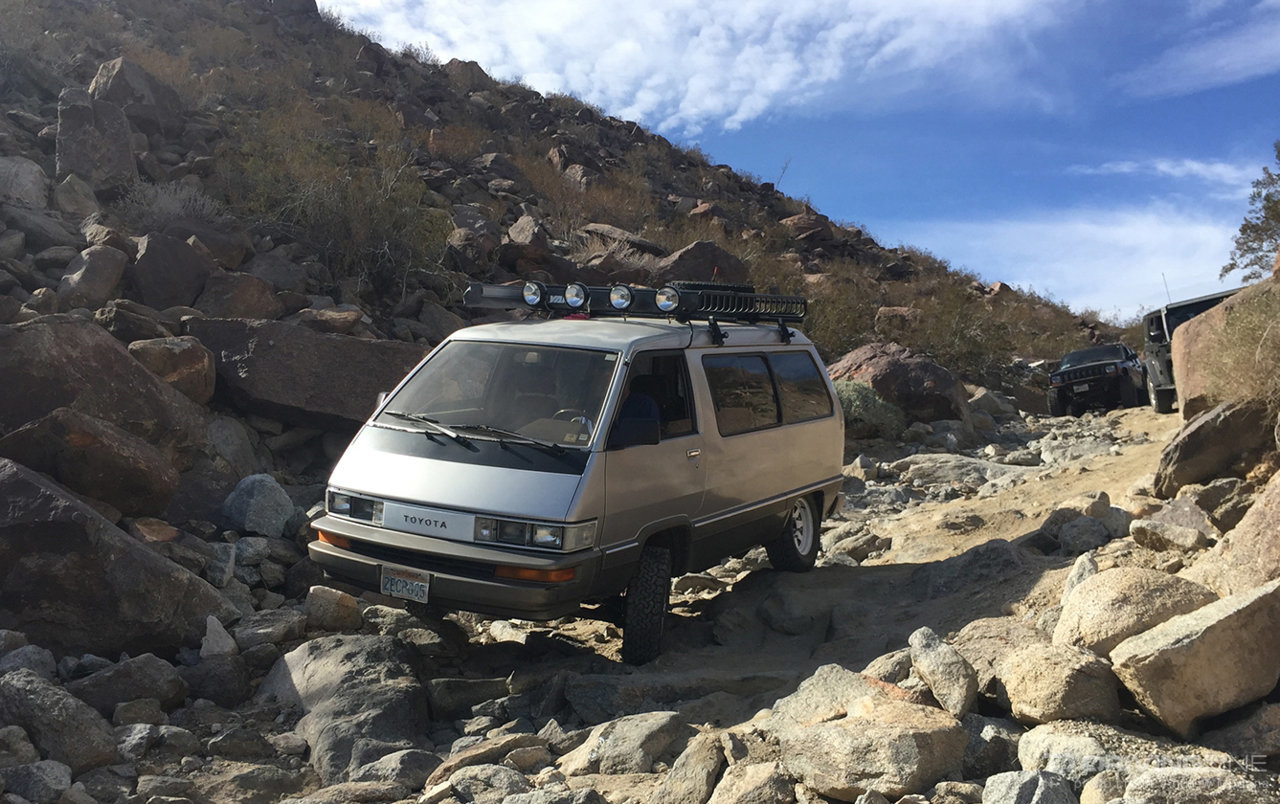 toyotavan_anza1.jpg