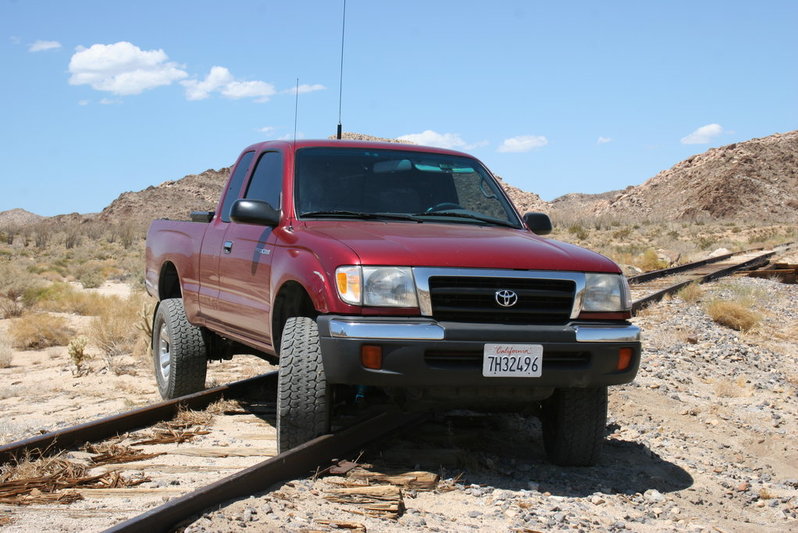 tracks.jpg