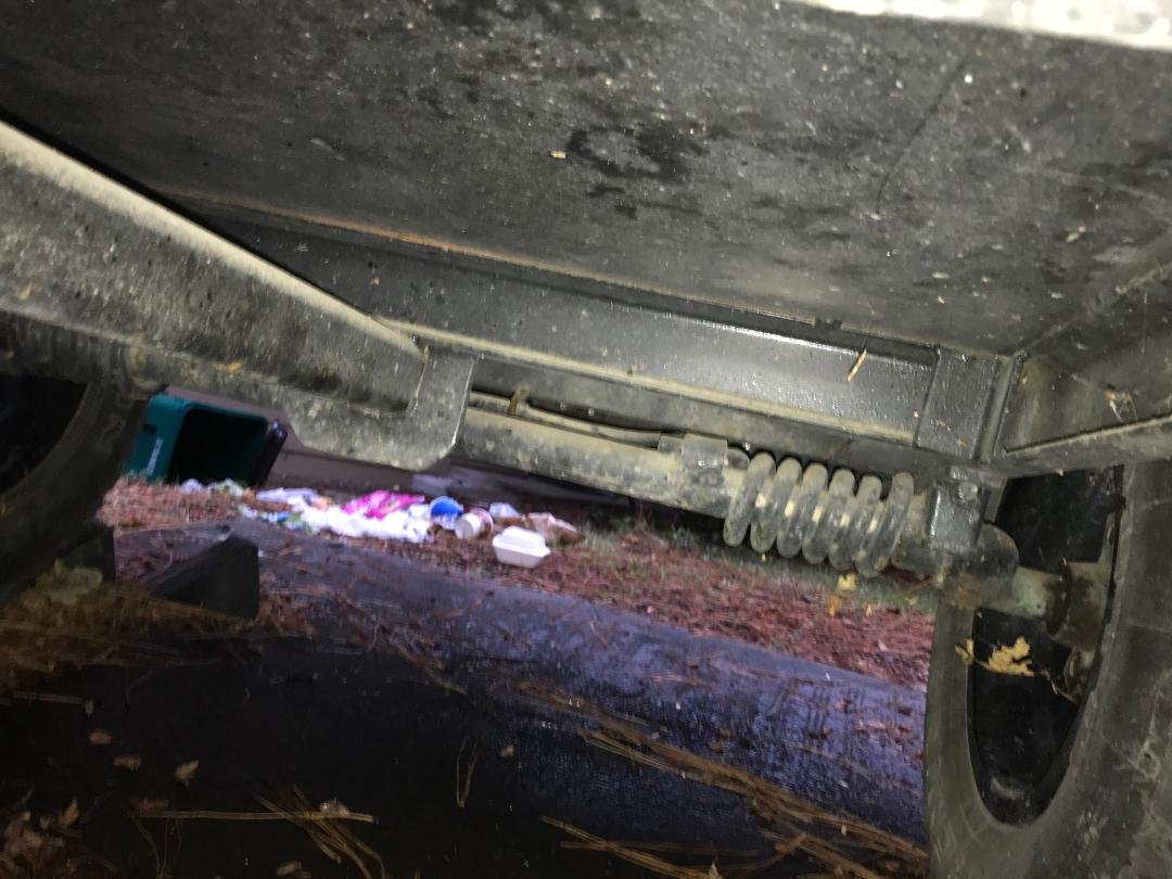 trailer axle.jpg