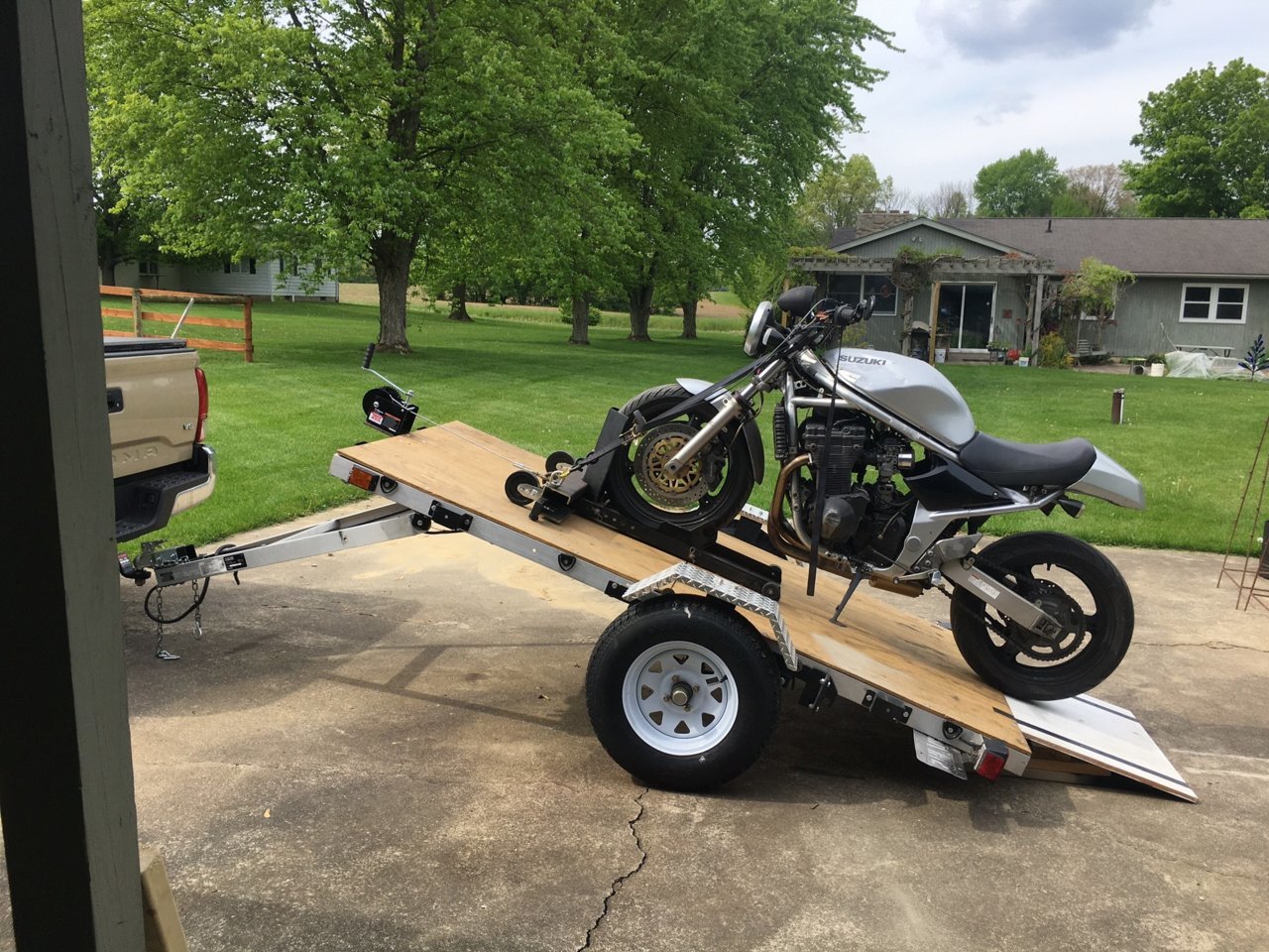 trailer loading.jpg