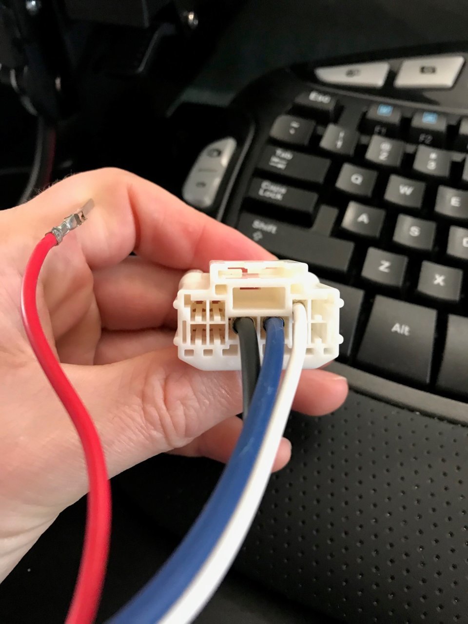 Trailer plug 2.jpg