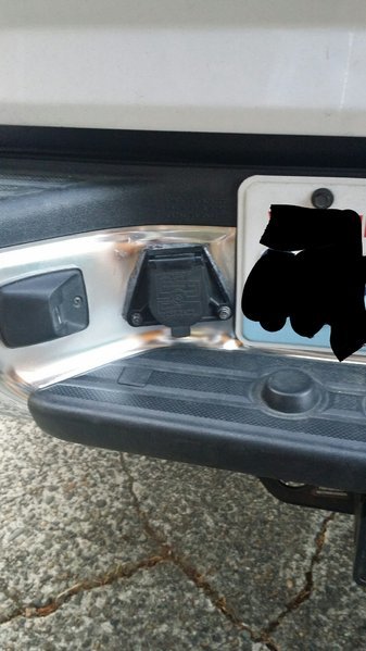 Trailer plug.jpg