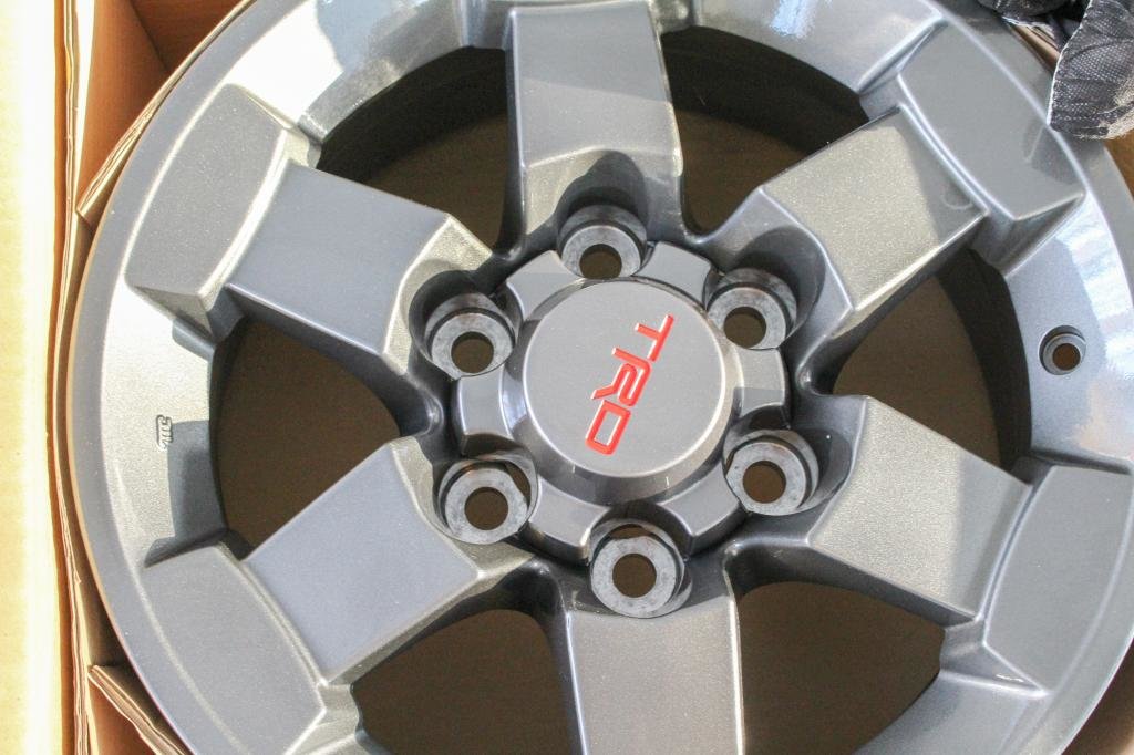 trd%20wheel3_zpsvye80mwz_1c1edb1d7834d32b25ff0a4b990c4b24178262e2.jpg