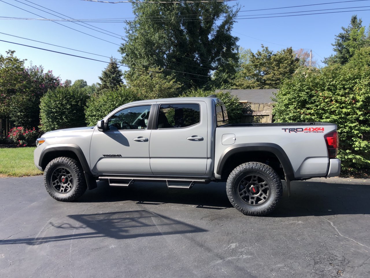 trd rims new on truck.jpg