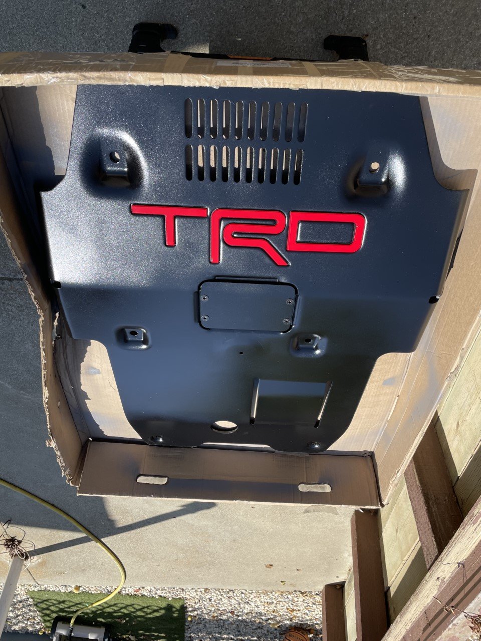 TRD_Skid_Plate_05.jpg