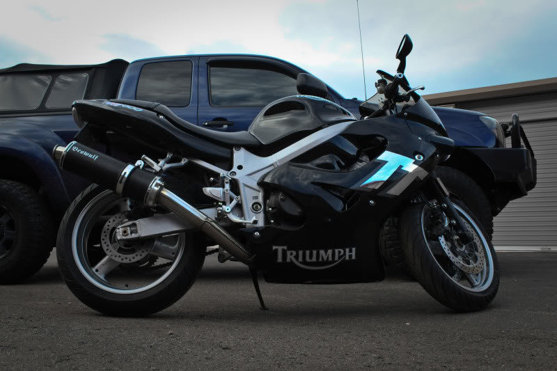 Triumph-13-2_bae066ae50d6541f5702e7e305fc4036523a890b.jpg