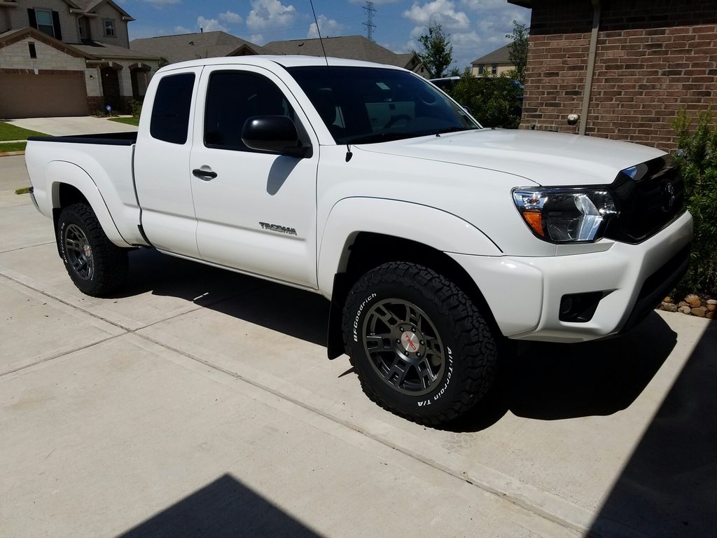 Truck%20New%20Wheels%20and%20Tires%202_z_d308ba51ccd8f7329a13695f8762d76af6c41f3a.jpg