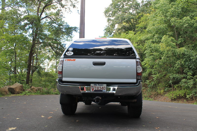 truck in gorge 029.jpg