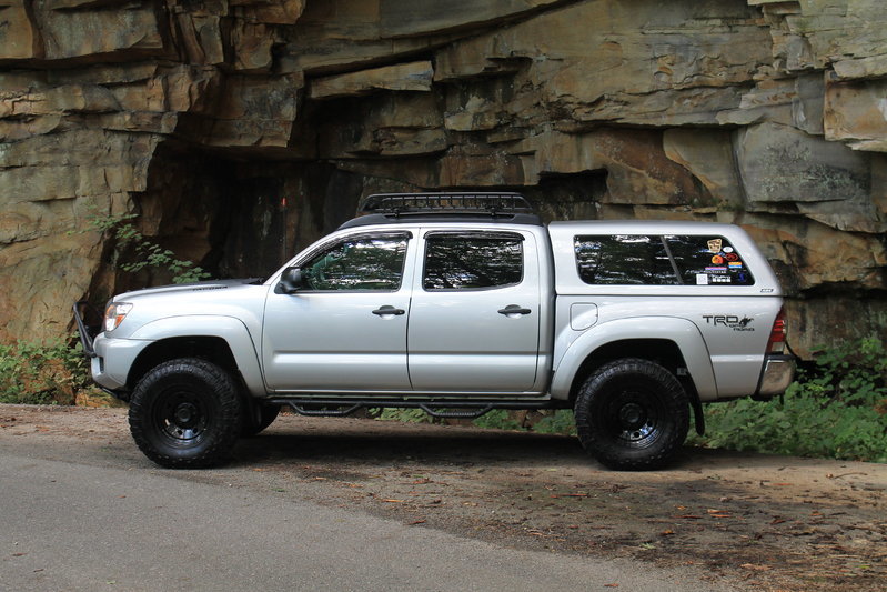 truck in gorge 033.jpg