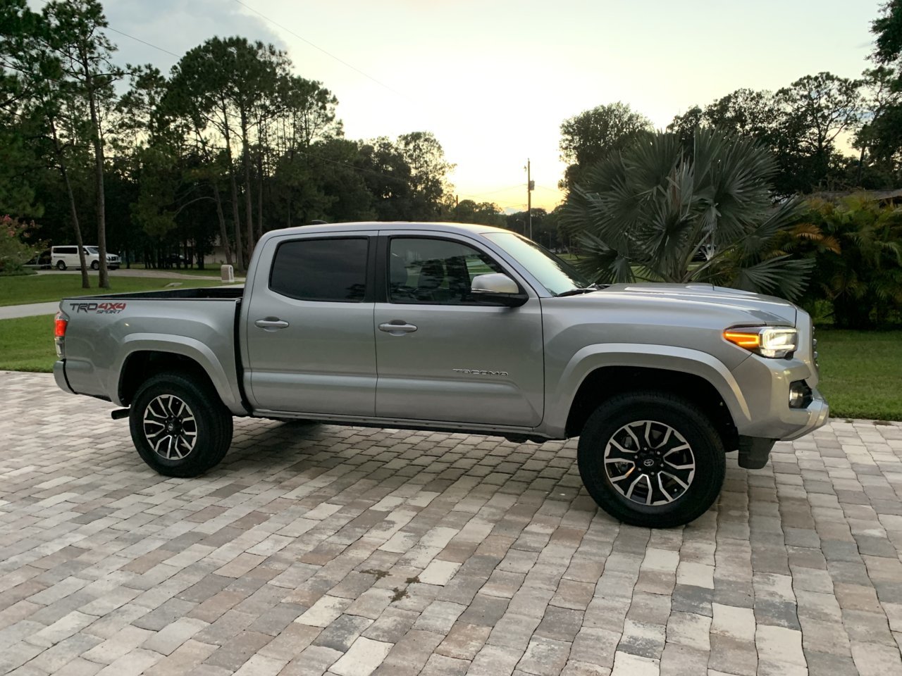 Truck.jpg