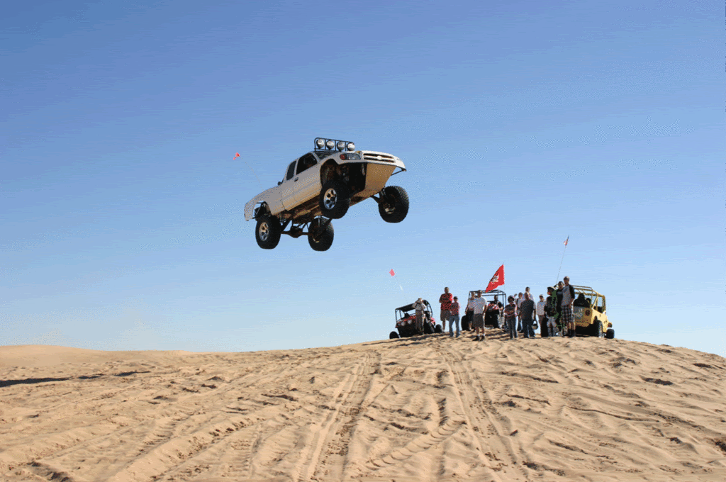 Truck-Jump-1_72f6cc3ad57e0bd680deabc973496578978c65af.gif