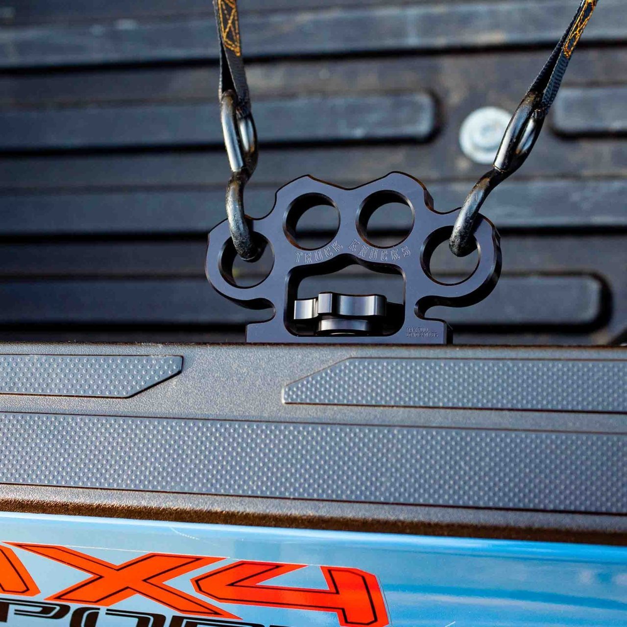 Truck Knuck black.jpg