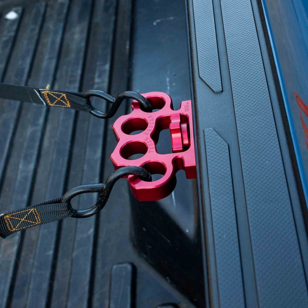 Truck Knuck red.jpg