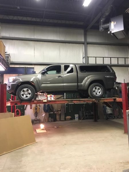 truck lift.jpg