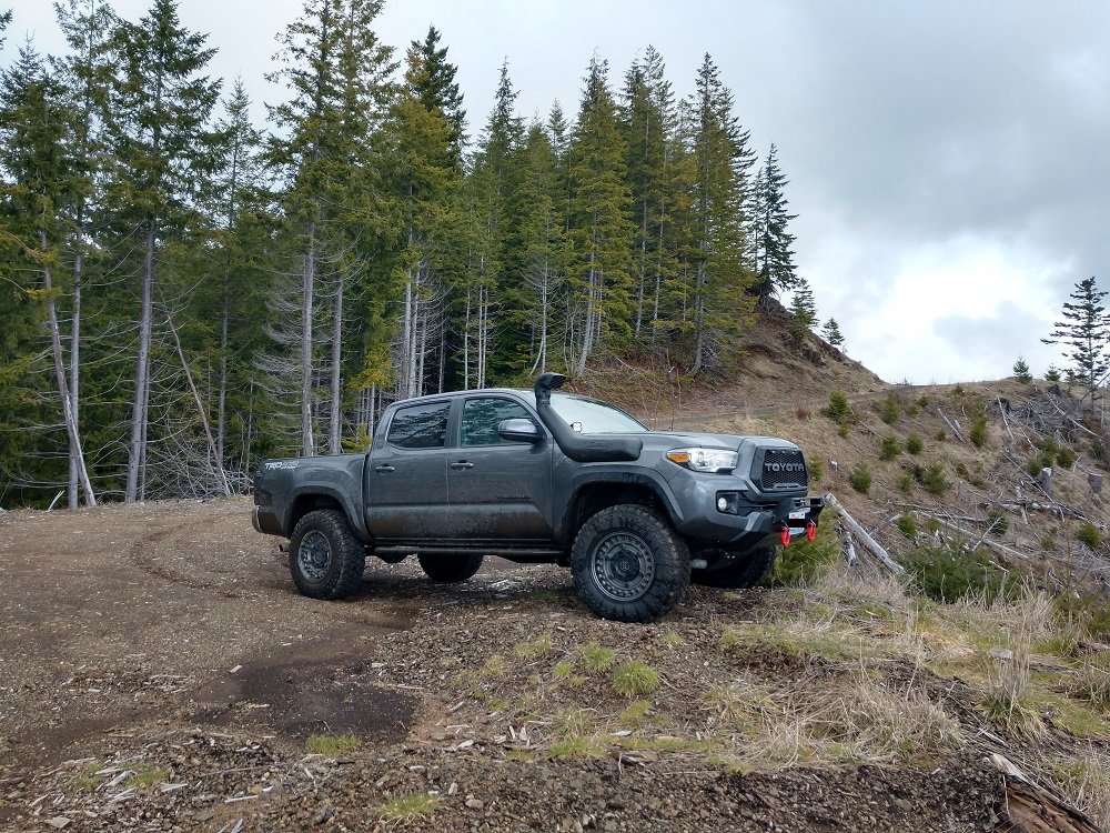 truck-mountains-2.jpg