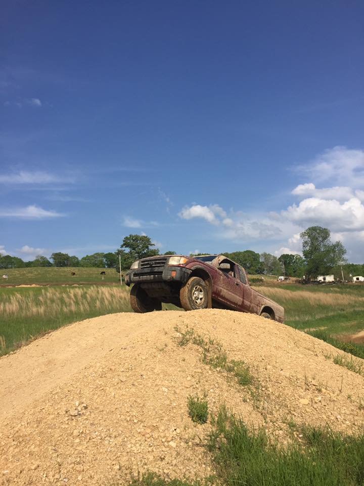 Truck offroad 1.jpg