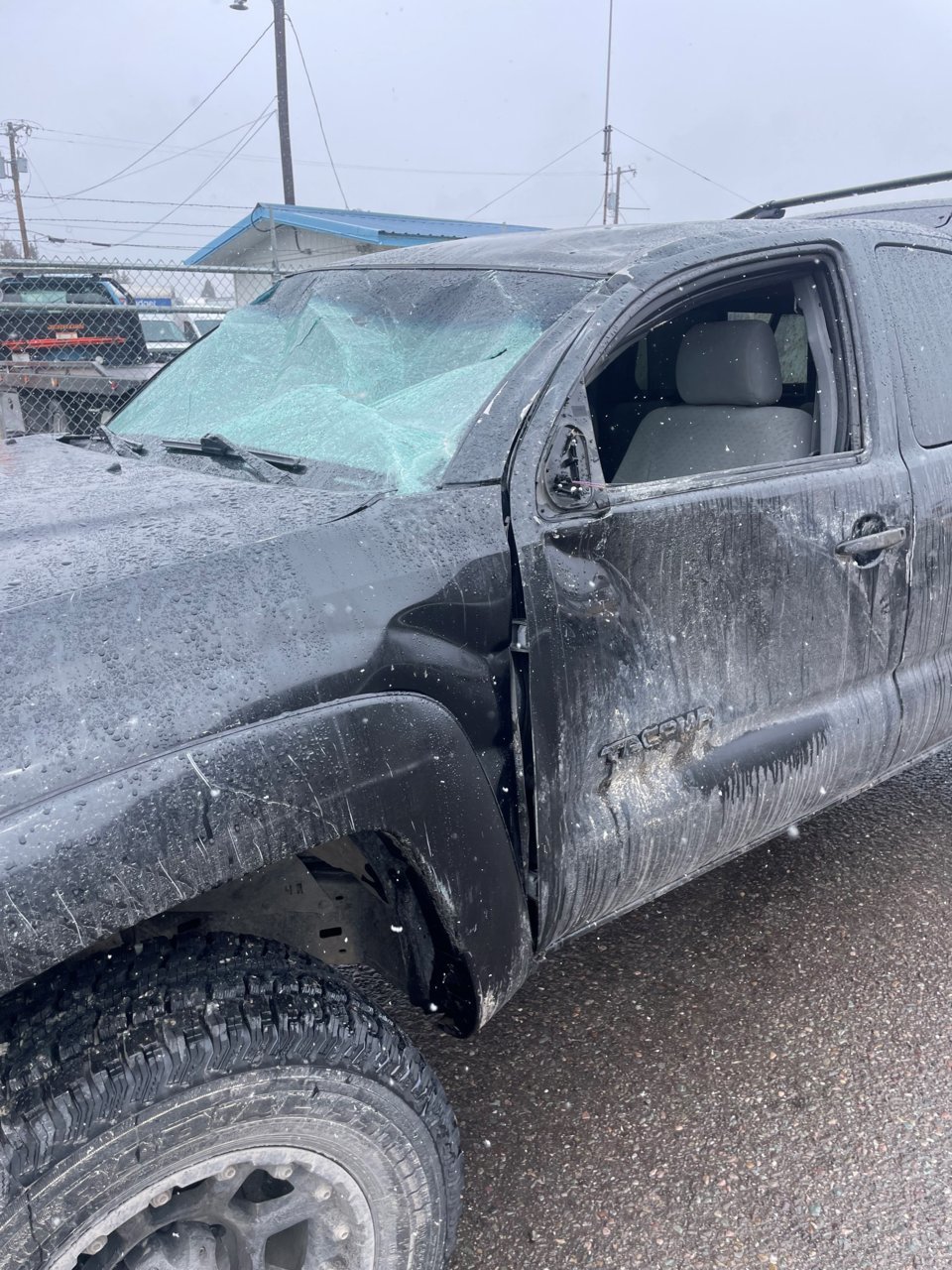 truck wrecked.jpg