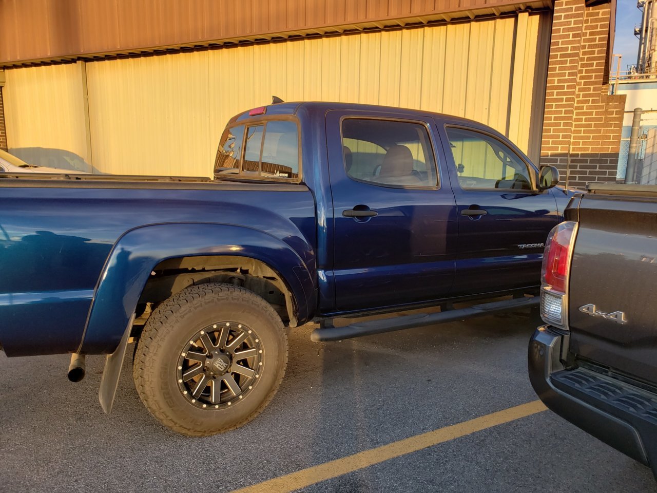truck1.jpg