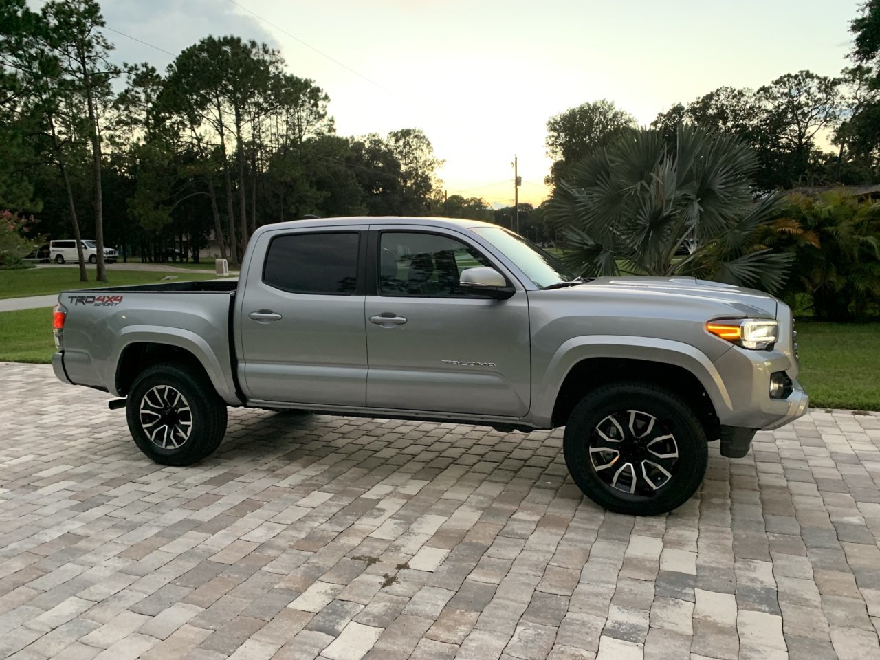 Truck2.jpg