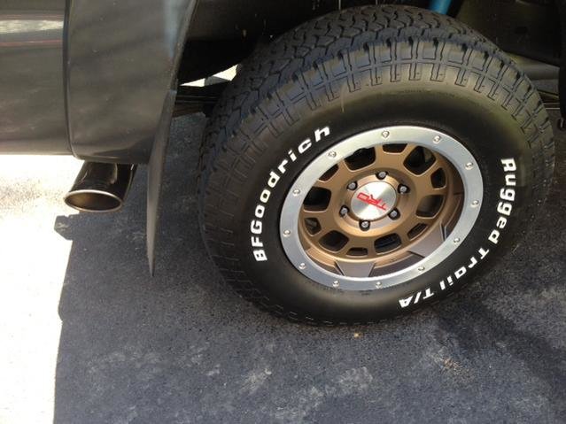 truck3 rear wheel.jpg