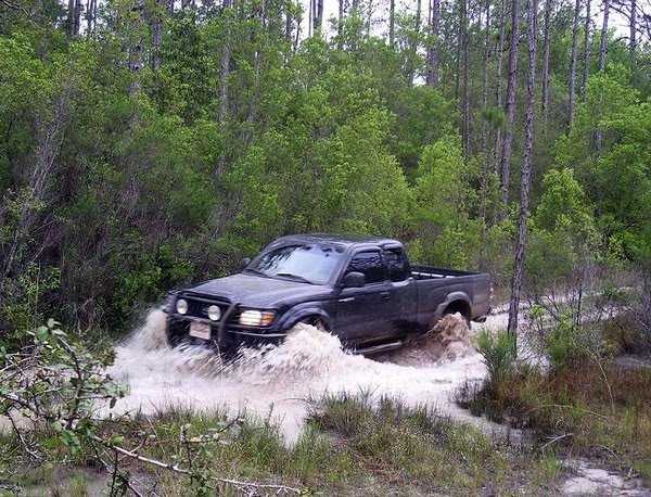 Truck_ab514896313490e603e260158e27a9f11f5a491e.jpg