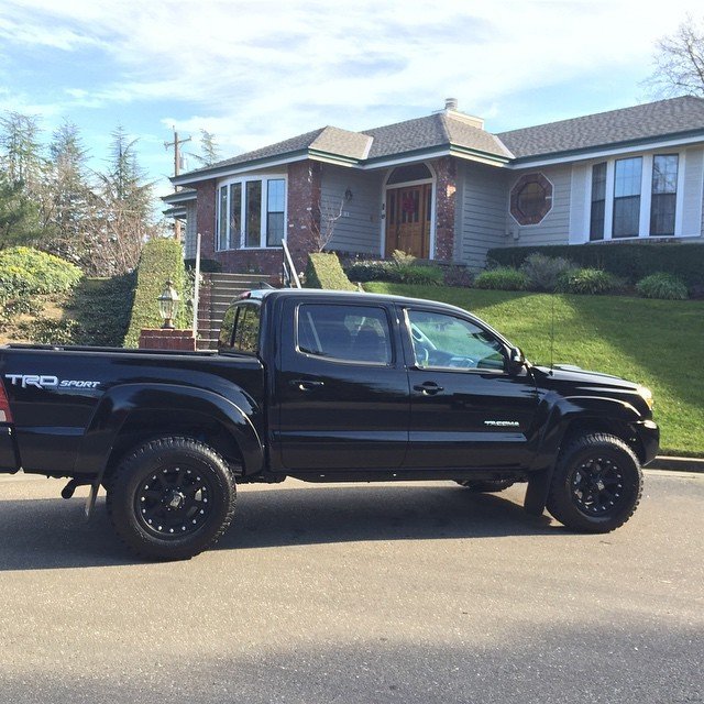 TRUCK_b8b6943e908067ab99ea654bc0c8468f8eeba8cc.jpg