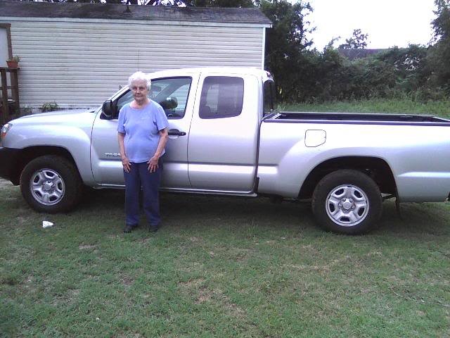 TruckandMomma_f4d42b2269214db23c4b8a91c904eeba358569f3.jpg