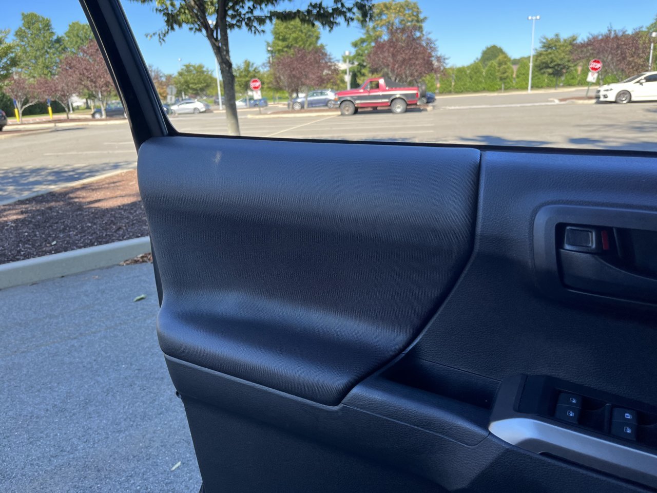 truckdrivdoor.jpg