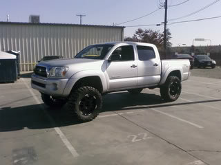 TRUCKLIFTED_cead71fbb8a39a9326928b64c573ed5c7be4be5a.jpg